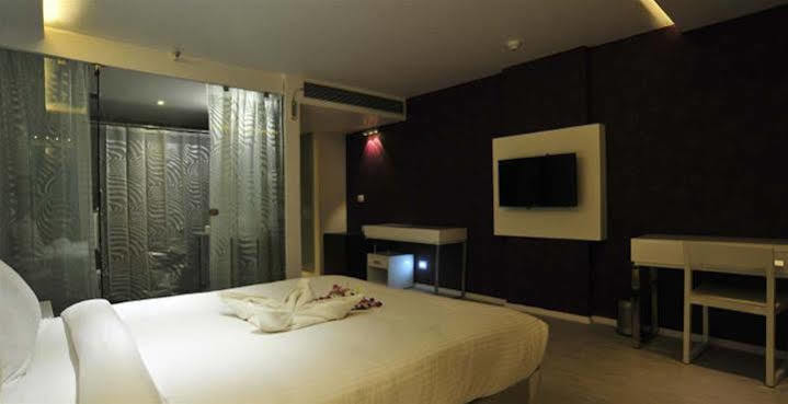 Grand Nakshatra Hotel Anand Ngoại thất bức ảnh